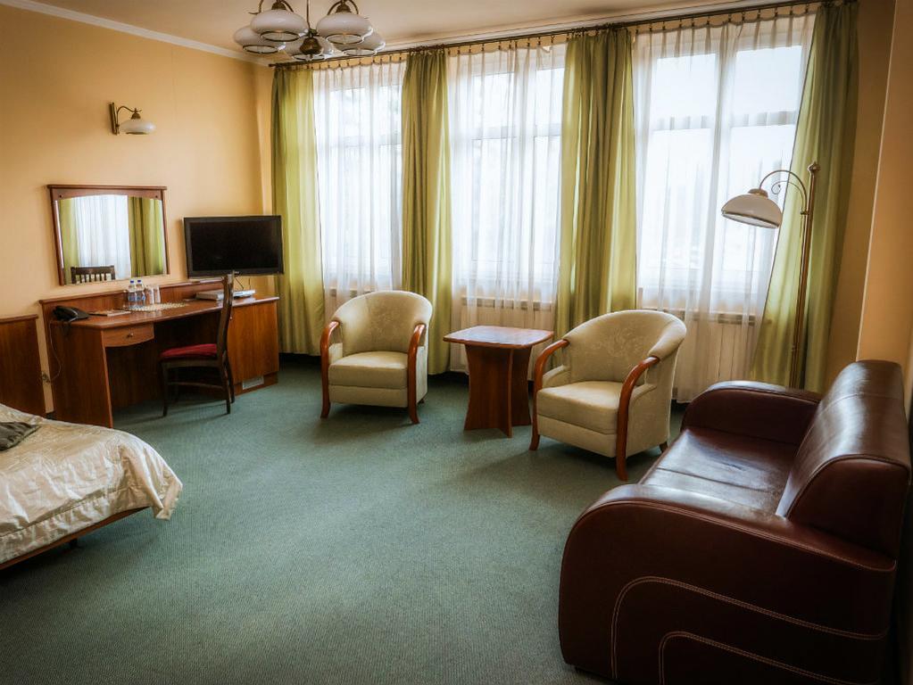 Alabastro Bed and Breakfast Tomaszów Mazowiecki Buitenkant foto